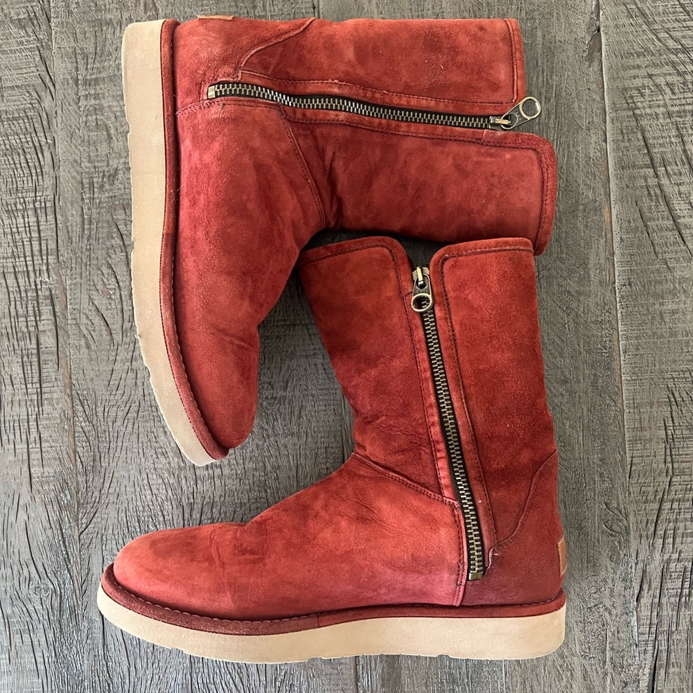 UGG Classic Short Burgundy Boots size 7